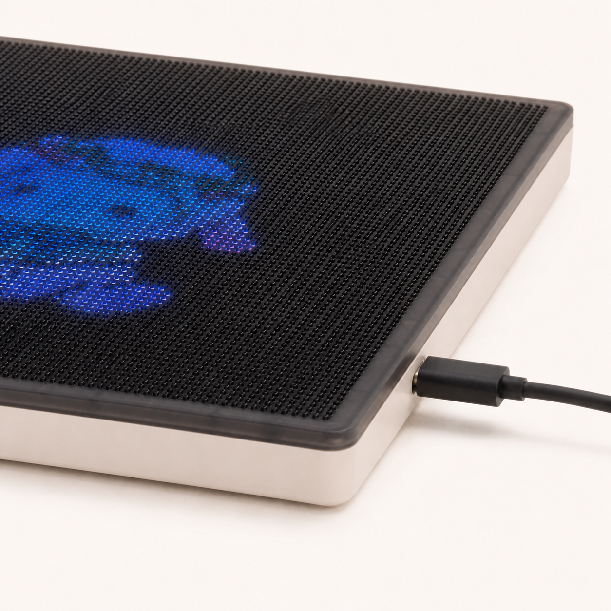 CozyBead Large Smart LED Bead Board — usb c detail